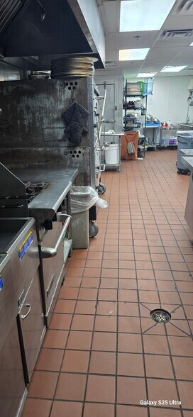 More Photos Of 750 E Pyle Ave, Las Vegas Storefront Retail Office For Lease