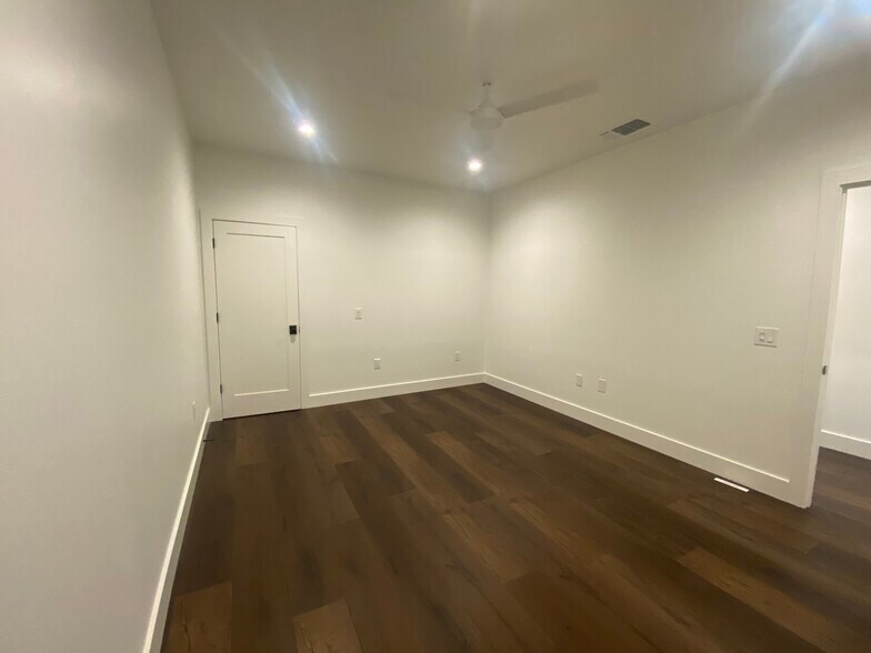 More Photos Of 123 E Jackson St, Burnet Coworking Space