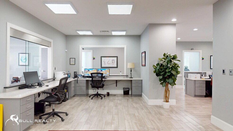 More Photos Of 219 W Boggs St, Lexington Office For Sale