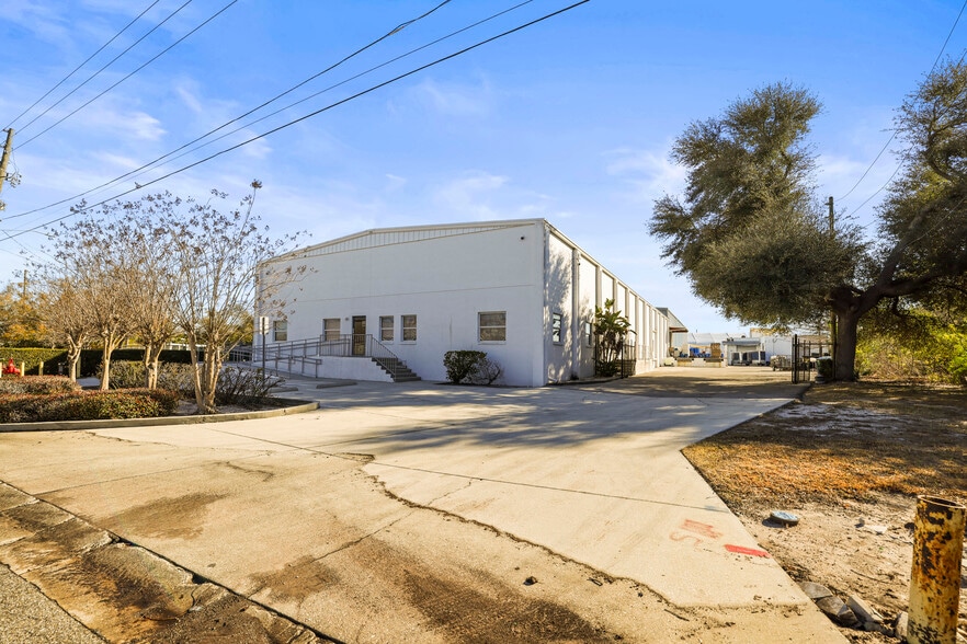 More Photos Of 1555 Sunshine Dr, Clearwater Warehouse For Sale