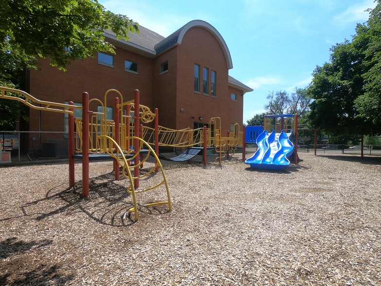 More Photos Of 260 Edmund Ave, Saint Paul Schools For Lease