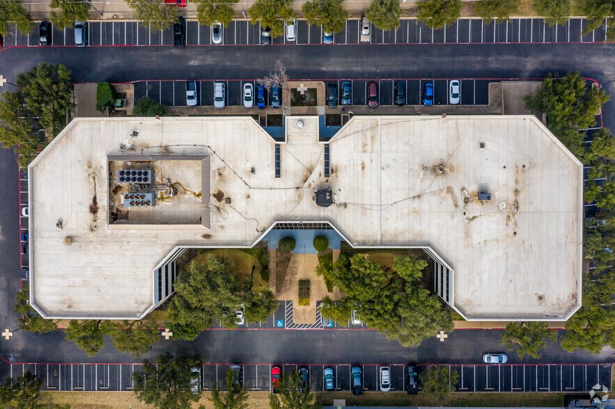 More Photos Of 13747 Montfort Dr, Dallas Loft Creative Space For Lease