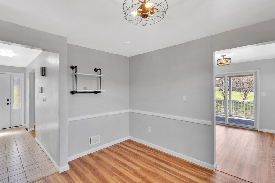 More Photos Of 1060 Pittsburgh Rd, Valencia Office Residential For Sale