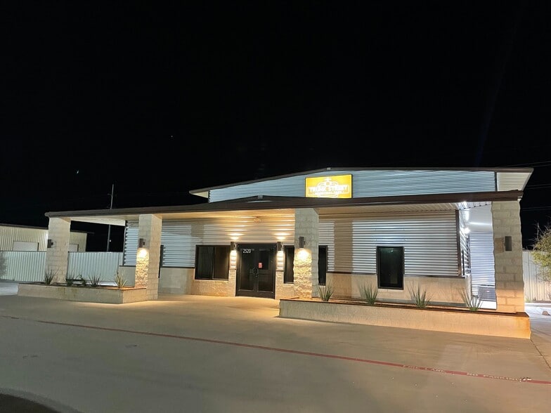 More Photos Of 2516 Frog Horn Dr, Odessa Warehouse For Lease