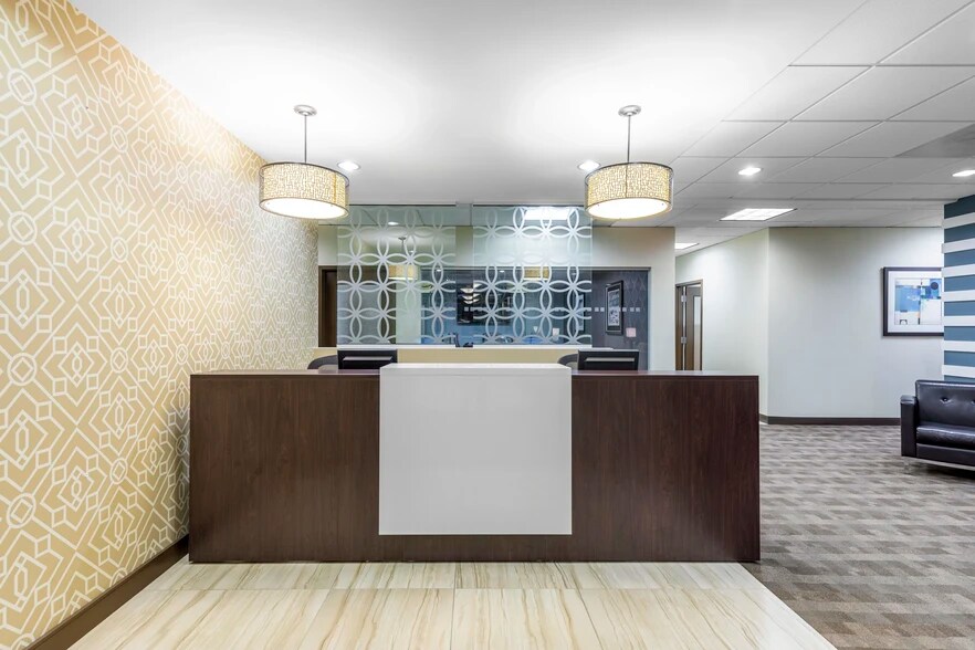 More Photos Of 3340 Peachtree Rd NE, Atlanta Office For Lease