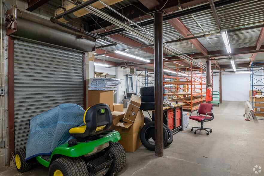 More Photos Of 175 Amherst St, Nashua Freestanding For Lease