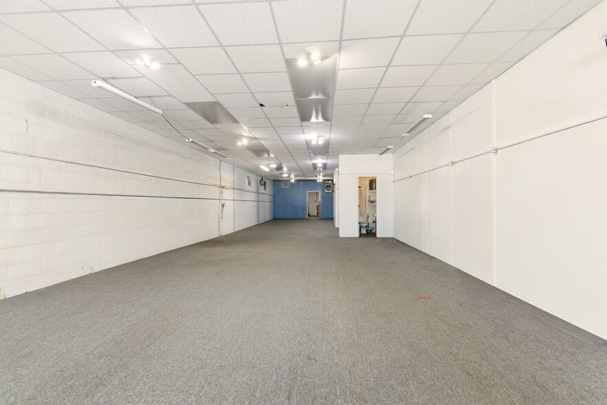 More Photos Of 605 W Baltimore St, Wilmington Storefront For Sale