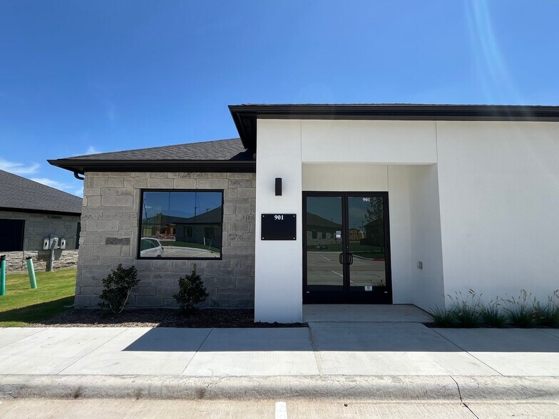 More Photos Of 6000 Alma Rd, McKinney Office For Lease