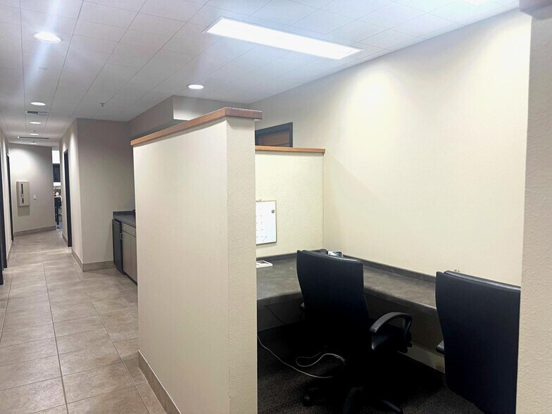 More Photos Of 2033 N Fine Ave, Fresno Flex For Lease