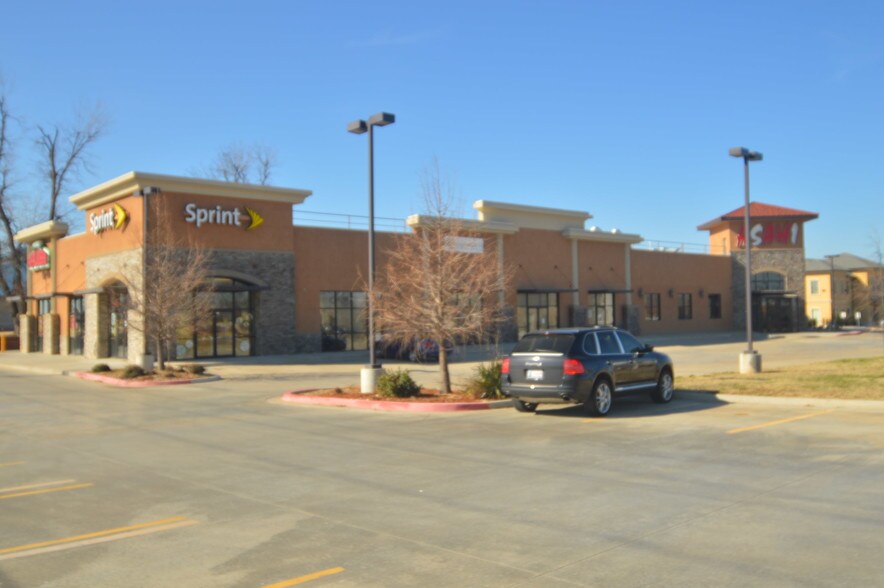 More Photos Of 8010 E 106th St S, Tulsa Unknown For Lease