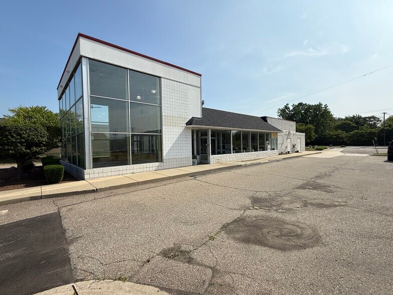 More Photos Of 24020 Orchard Lake Rd, Farmington Hills Fast Food For Lease