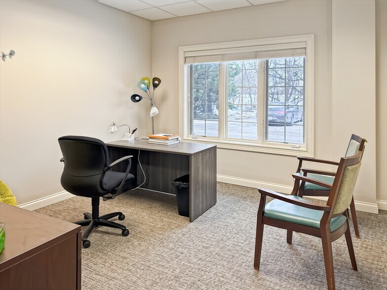 More Photos Of 1870 W Winchester Rd, Libertyville Coworking Space