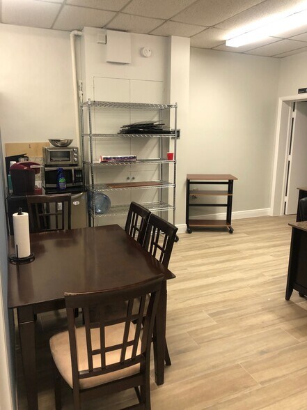 More Photos Of 1315 N Dixie Hwy, Lake Worth Office Residential For Sale