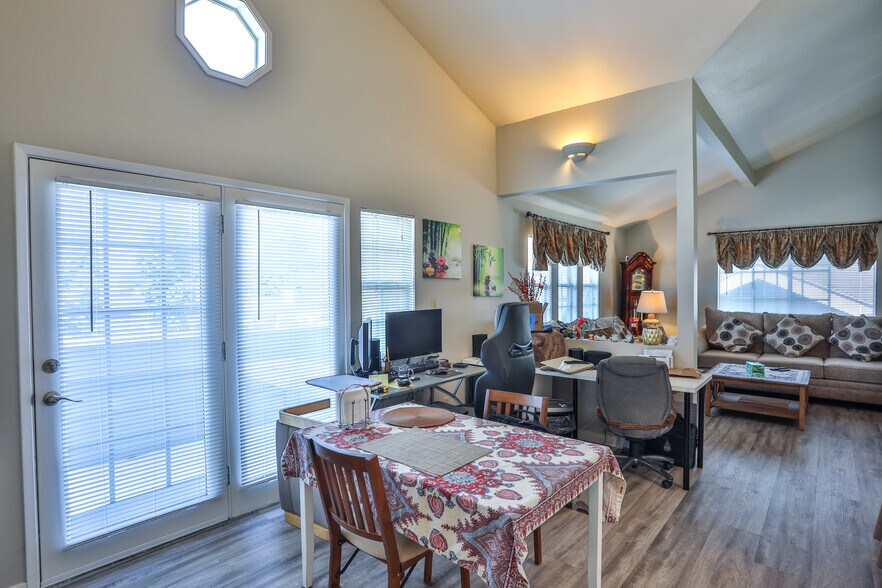 More Photos Of 306 E Foothill Blvd, Glendora Apartments For Sale