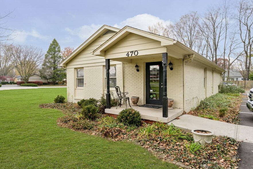 Primary Photo Of 470 Lafayette Rd, Noblesville General Retail For Sale