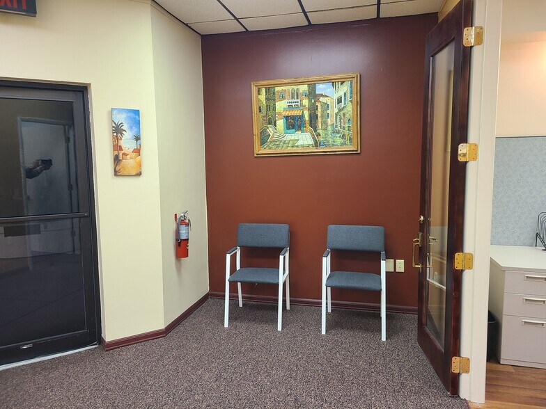 More Photos Of 3023 Eastland Blvd, Clearwater Office For Sale