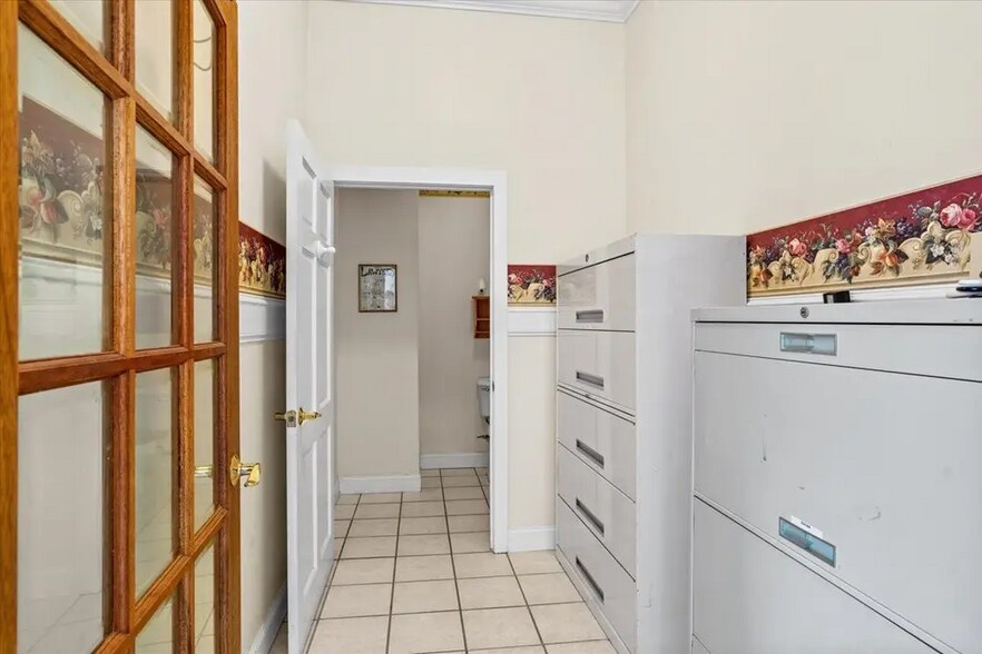 More Photos Of 313 Wolfe St, Cohutta Office For Sale