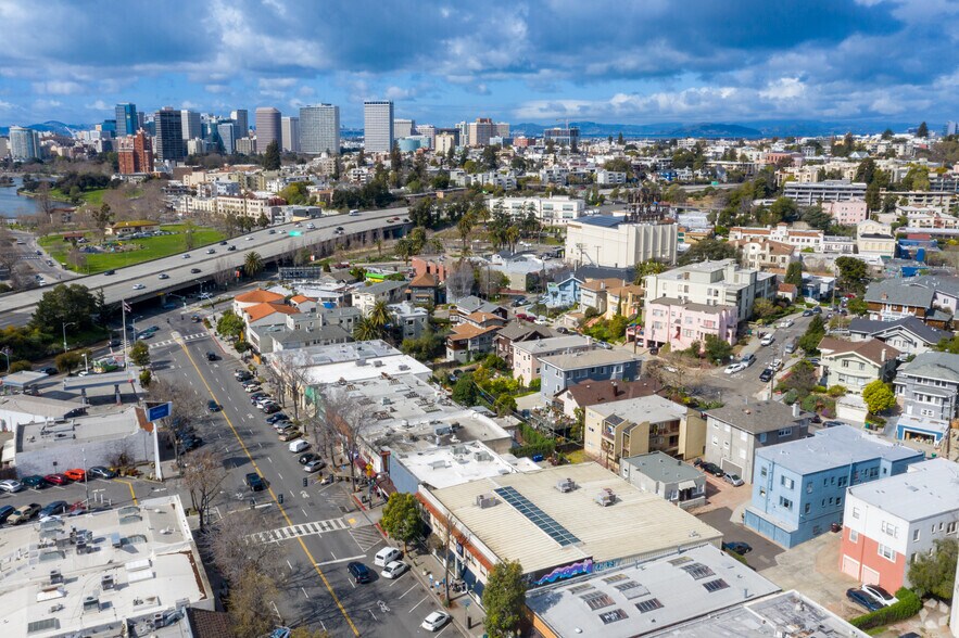More Photos Of 3271-3275 Lakeshore Ave, Oakland Storefront For Lease
