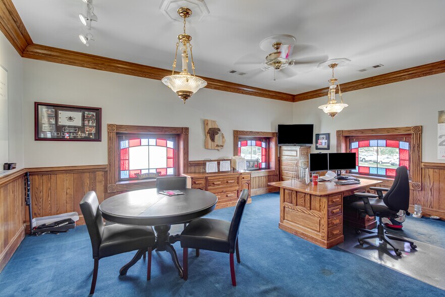 More Photos Of 55 Scott St, Buford Office For Lease