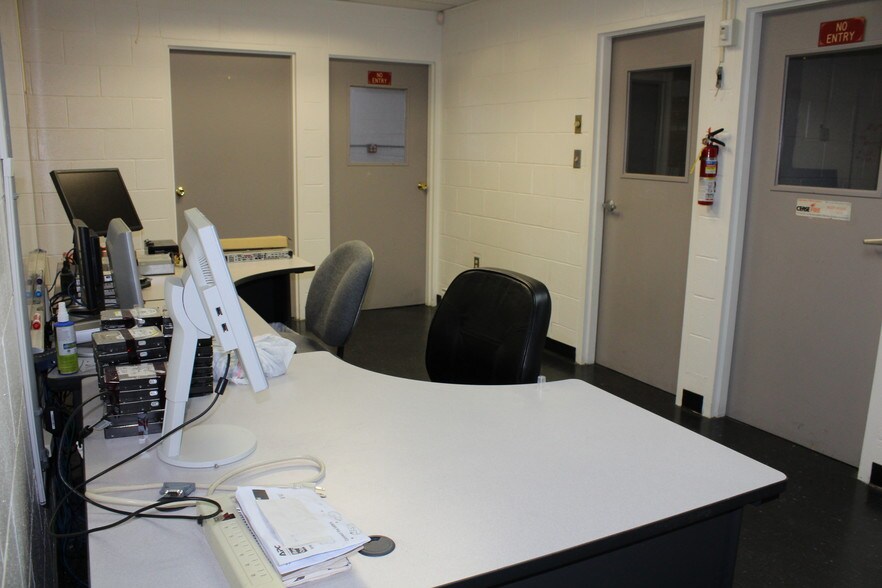 More Photos Of 11 Plains Rd, Augusta Office For Lease