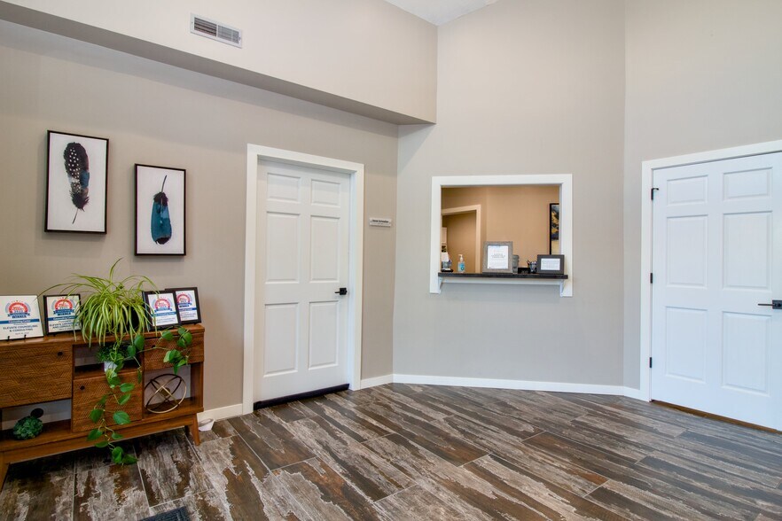 More Photos Of 5308 Parklane Pl, Kearney Office For Sale