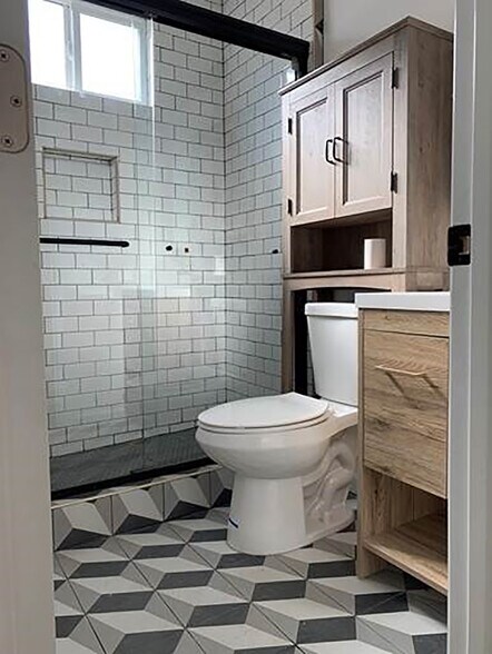 More Photos Of 5642 Klump Ave, North Hollywood Apartments For Sale