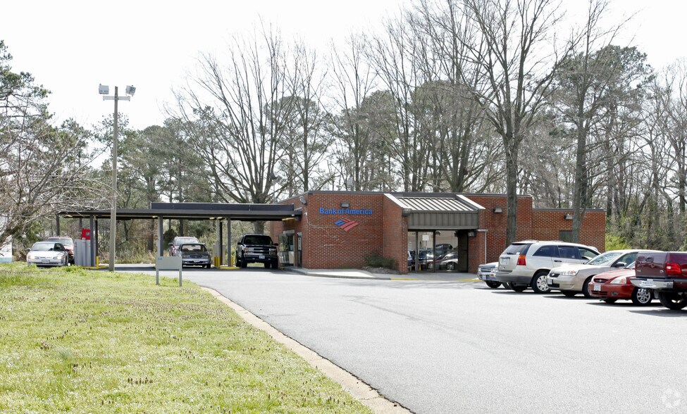 More Photos Of 1161 N George Washington Hwy N, Chesapeake Bank For Sale
