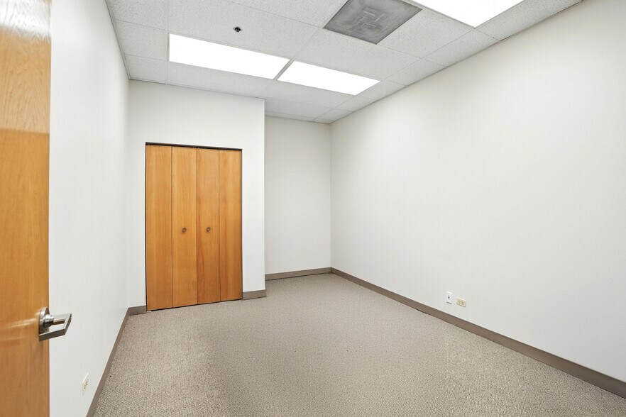 More Photos Of 8130 River Dr, Morton Grove Warehouse For Sale