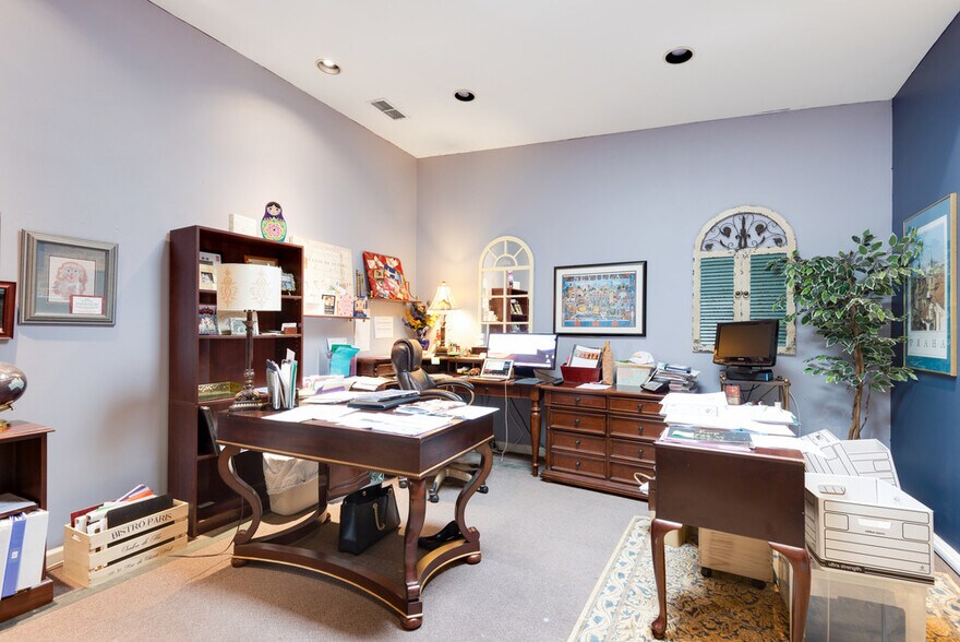 More Photos Of 122 S Calhoun St, Tallahassee Office For Lease