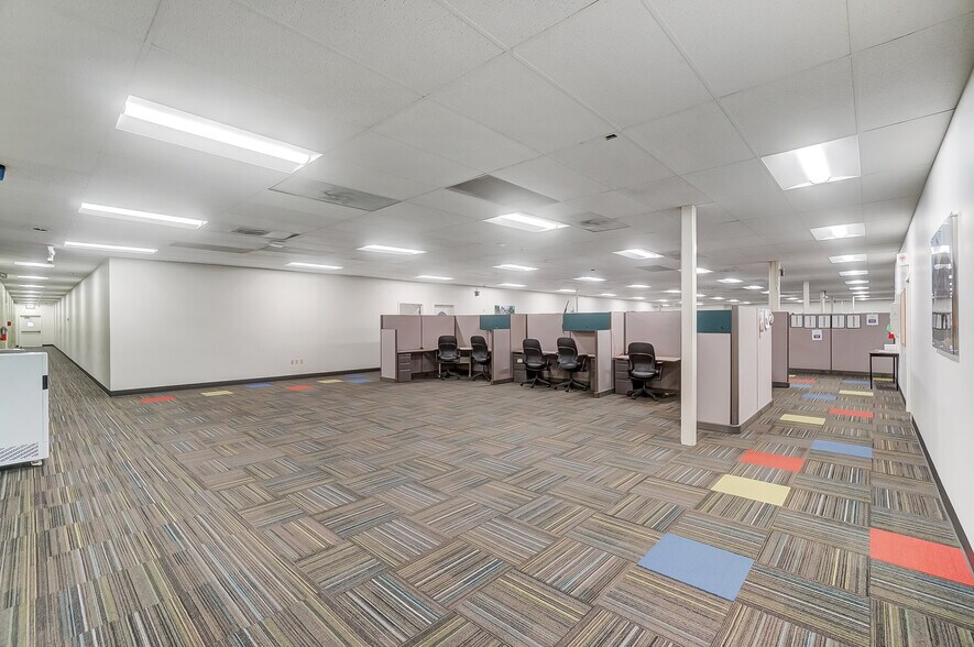 More Photos Of 2025 E 4th St, Lima Light Manufacturing For Lease