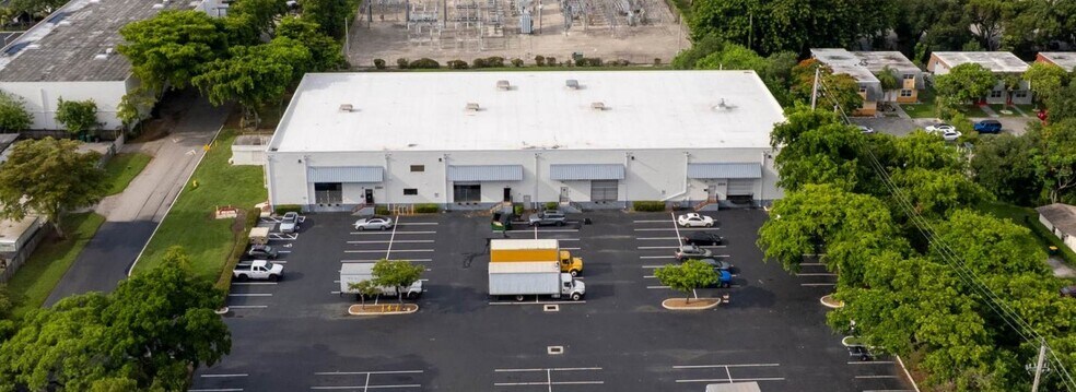 More Photos Of 2301-2315 Stirling Rd, Fort Lauderdale Warehouse For Lease