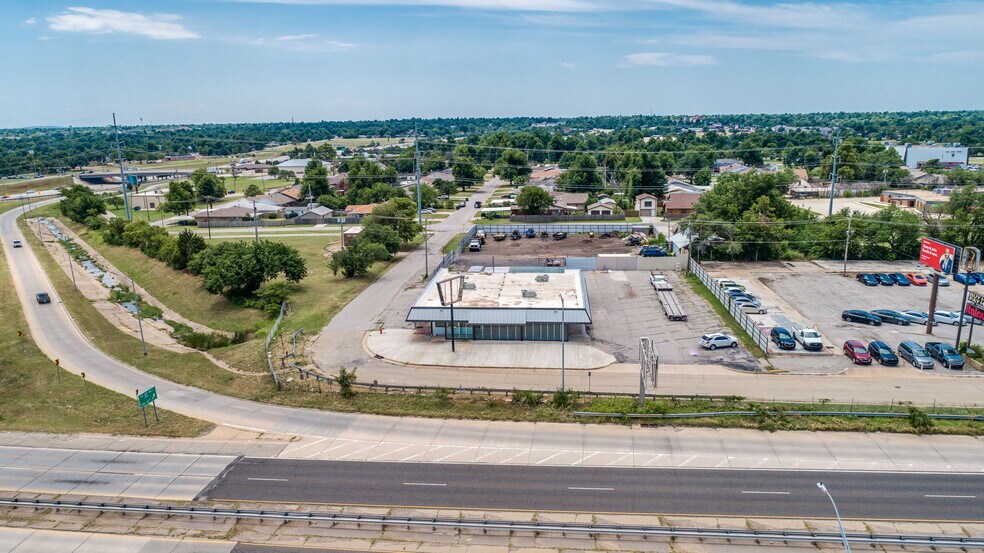 More Photos Of 3500 NW 39th St, Oklahoma City Office For Sale