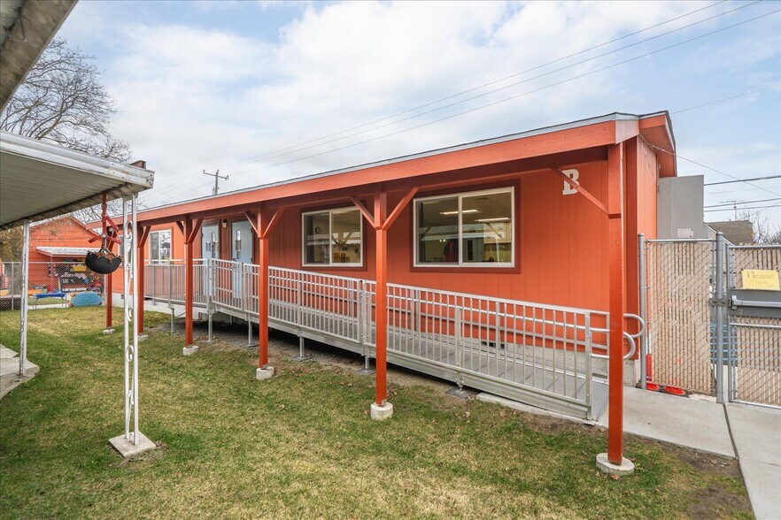 More Photos Of 4125 N Maple St, Spokane Schools For Sale