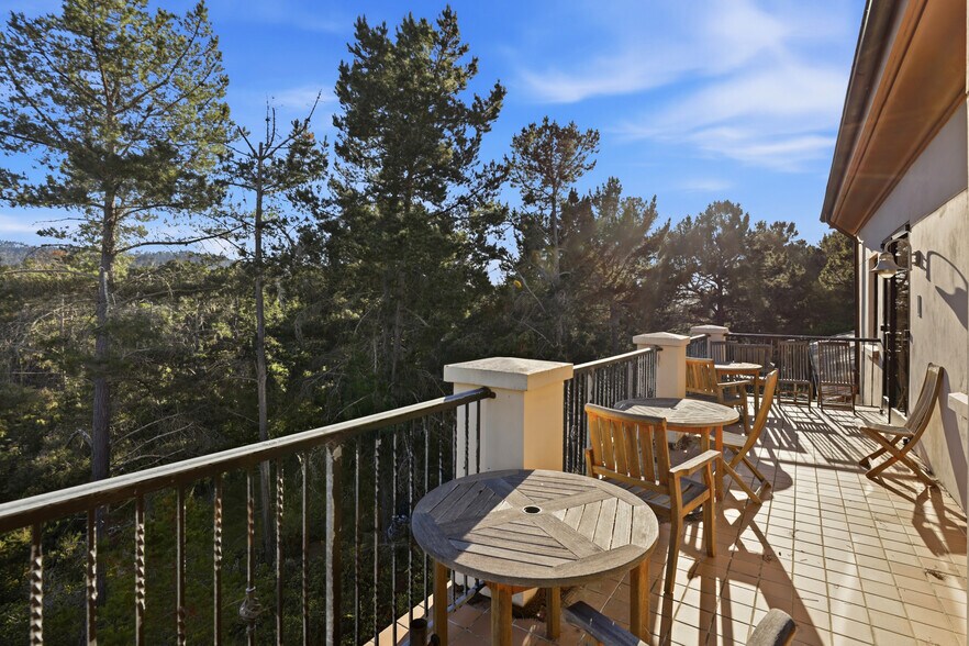 More Photos Of 30 Garden Ct, Monterey Medical For Sale