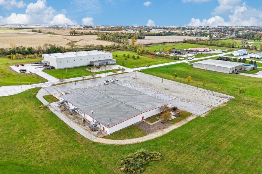 More Photos Of 1919 SW 8th St SW, Waverly Manufacturing For Sale