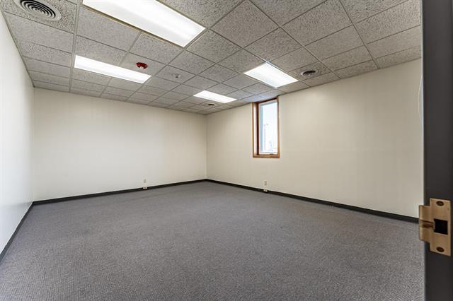 More Photos Of 34 SE Main St, Blackfoot Office For Sale