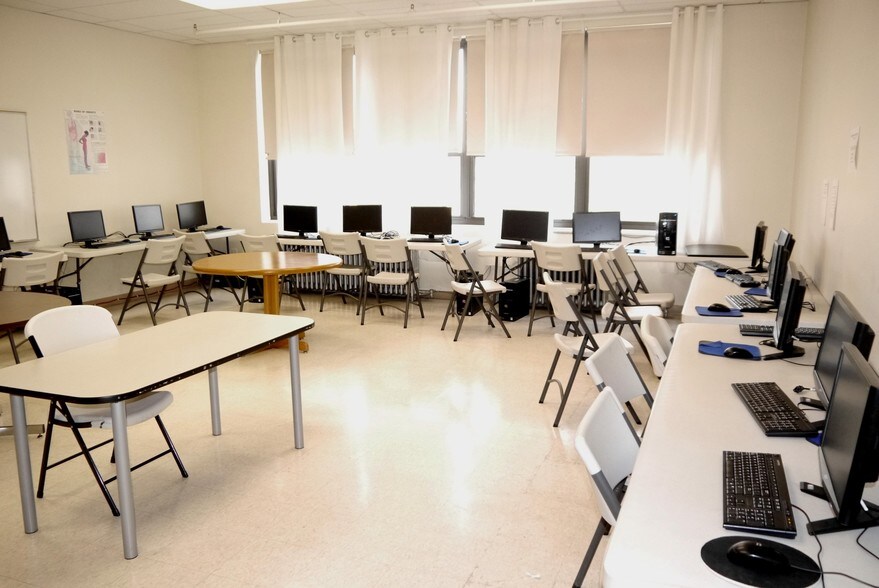 More Photos Of 910 Bergen Ave, Jersey City Office For Lease