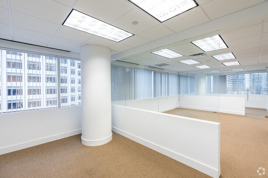 More Photos Of 777 Brickell Ave, Miami Office For Lease