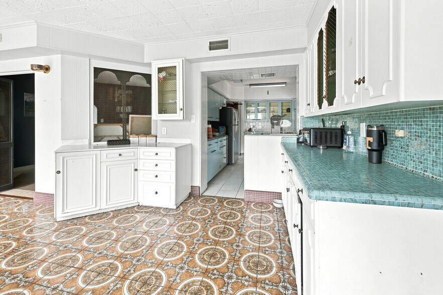 More Photos Of 2715 Sullins St, Knoxville Apartments For Sale