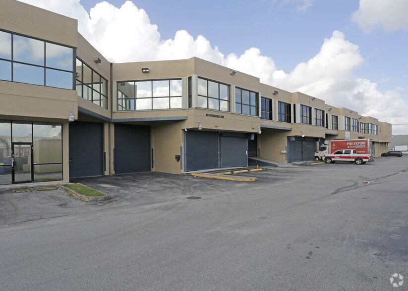 More Photos Of 6820-6856 NW 77th Ct, Miami Warehouse For Lease
