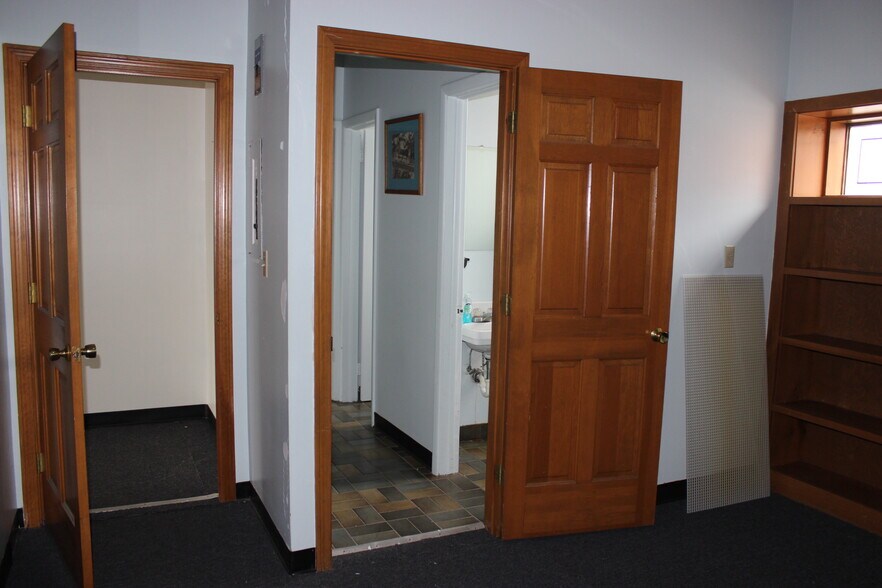 More Photos Of 1384-1388 Dixwell Ave, Hamden Office For Lease