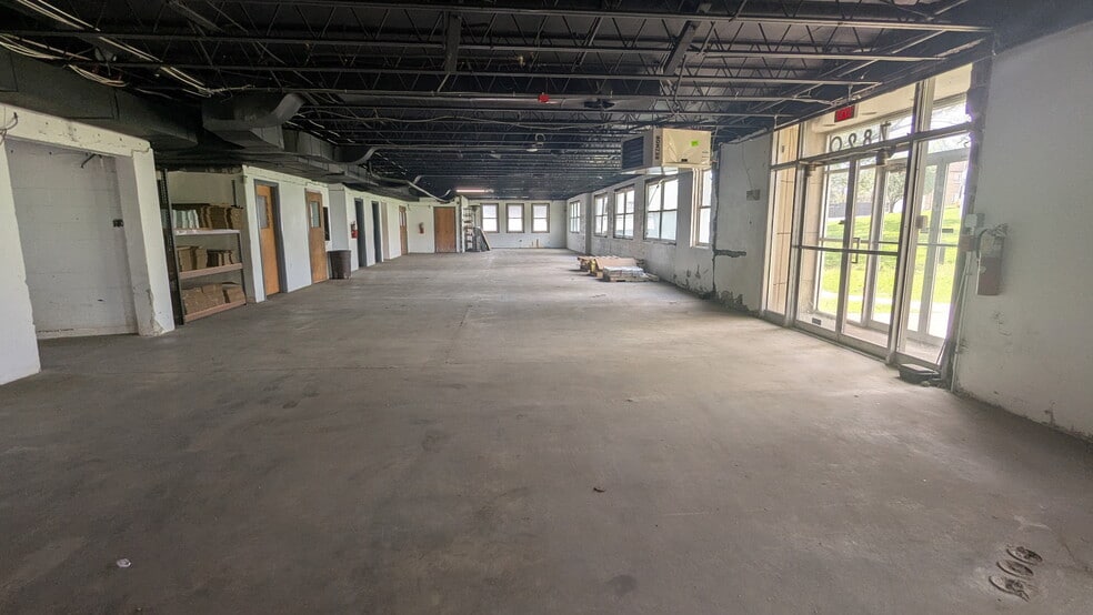 More Photos Of 7820 Reading Rd, Cincinnati Warehouse For Lease