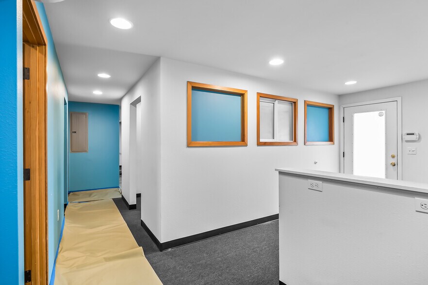 More Photos Of 909-925 SE 2nd St, Bnd, Bend Office For Sale