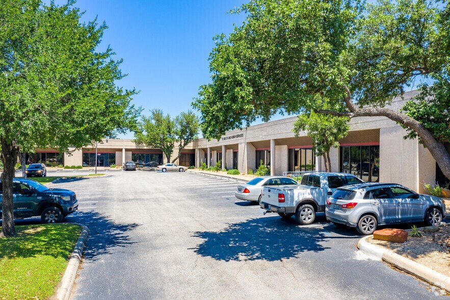 More Photos Of 3300 Nacogdoches Rd, San Antonio Flex For Lease