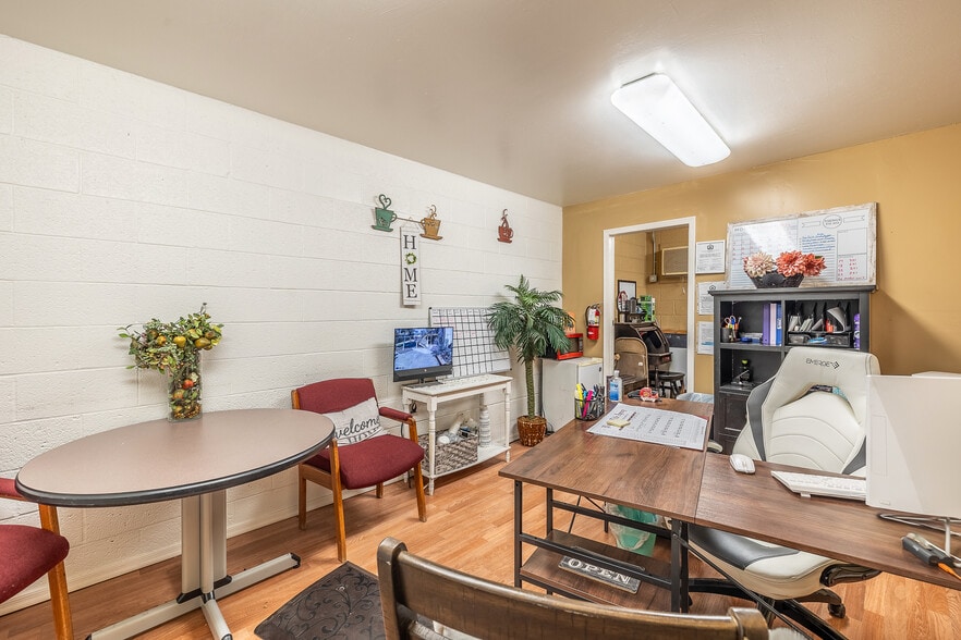 More Photos Of 93 Kings Way, Sierra Vista Apartments For Sale