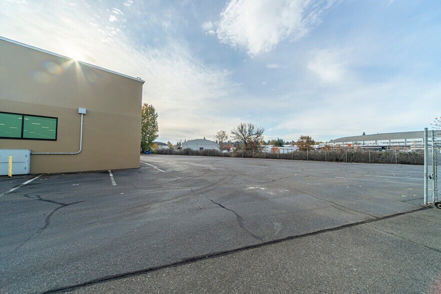 More Photos Of 2755 Pence Loop SE, Salem Medical For Sale