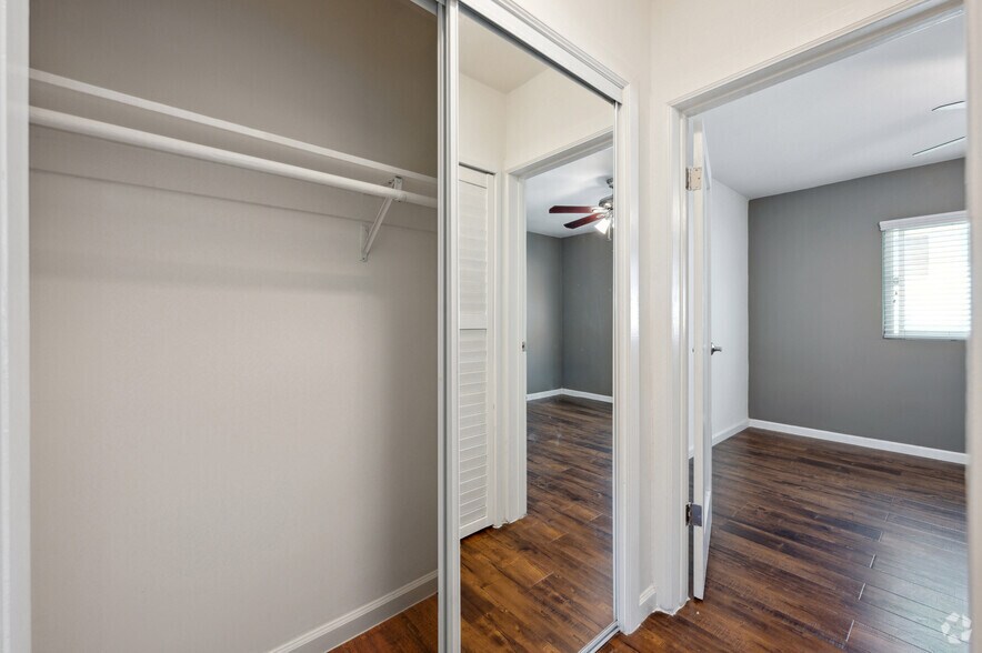 More Photos Of 435 W Regent St, Inglewood Apartments For Sale