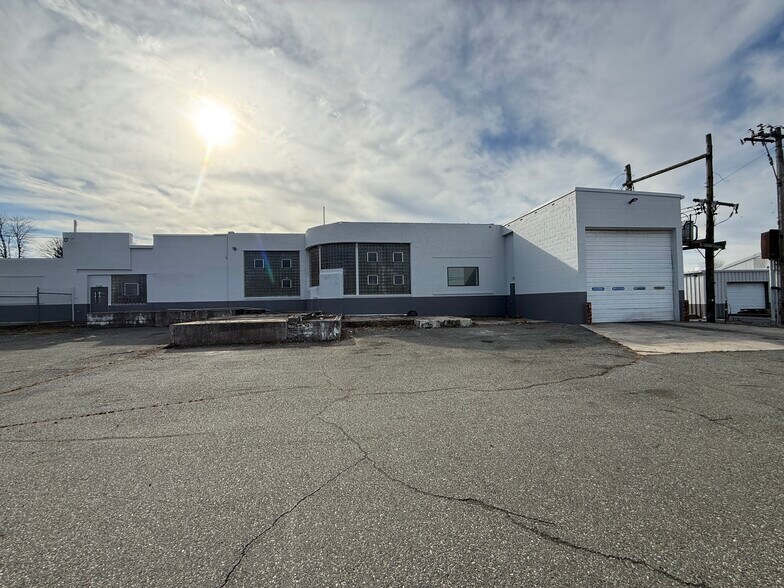 More Photos Of 1207 W Bridge St, Spring City Warehouse For Sale