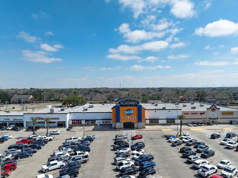 More Photos Of 140 Gulf Fwy S, League City Land For Lease