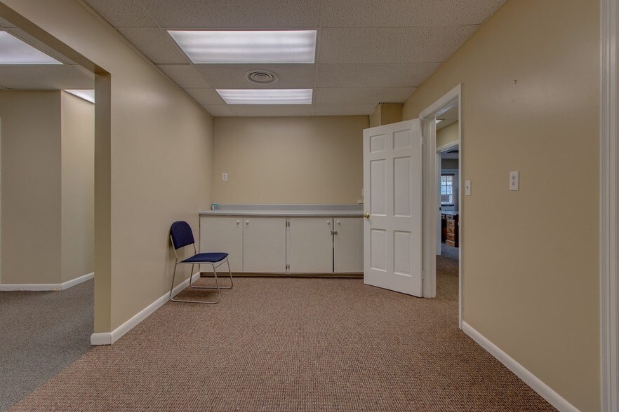 More Photos Of 4311 Appleton Ave NW, Roanoke Office For Lease